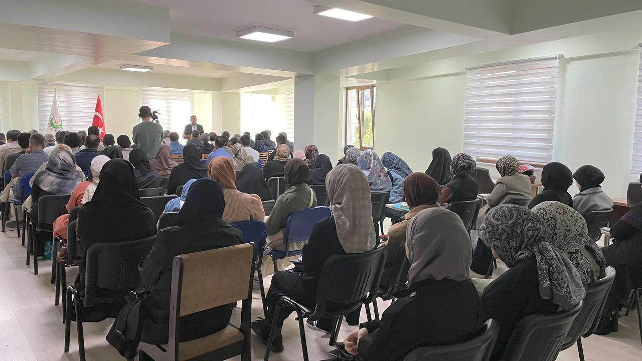 3 Mayıs'ta yapılan bir açılış ile "Kevser Eğitim Merkezi" resmi