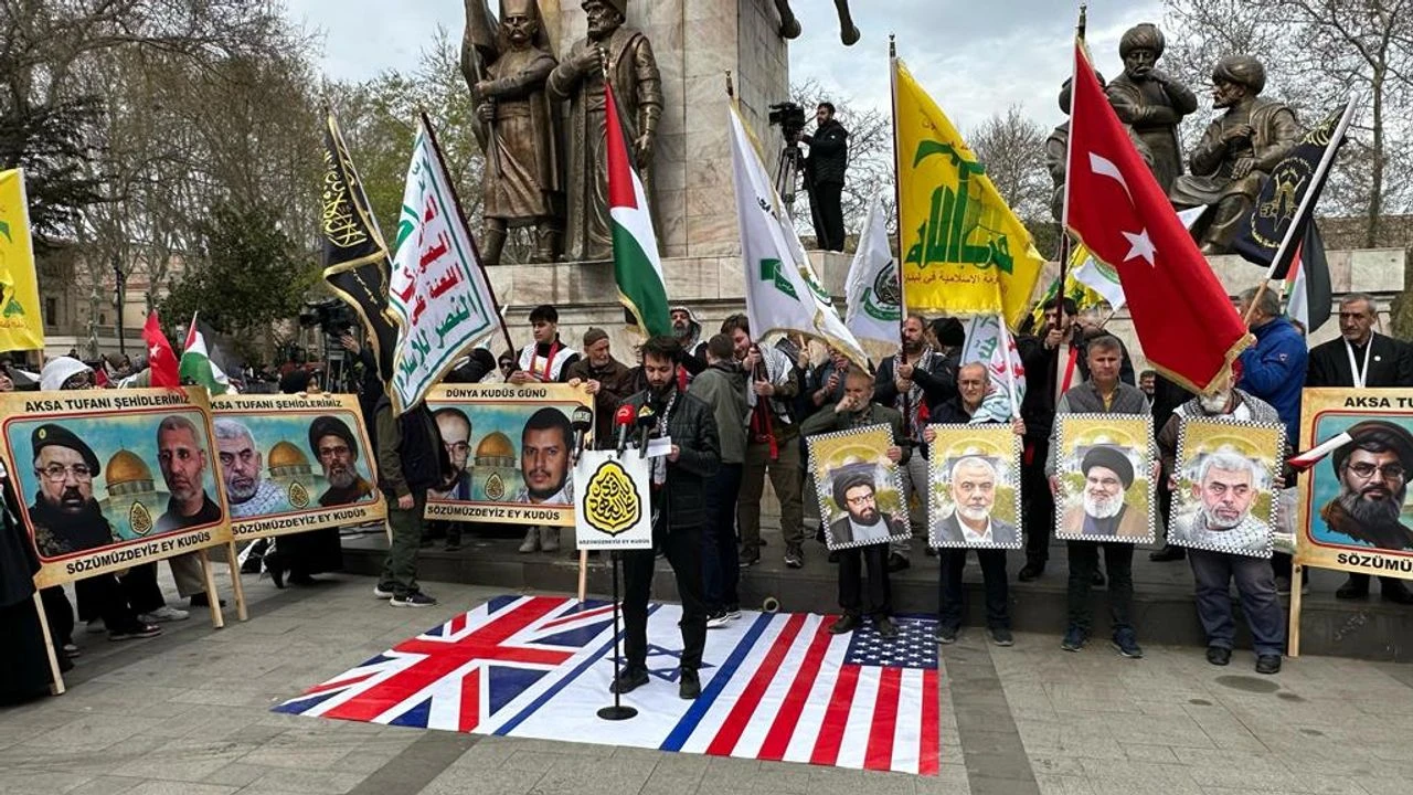 İstanbul'da binlerce kişi Dünya Kudüs Günü yürüyüşü için Fatih’te toplandı..