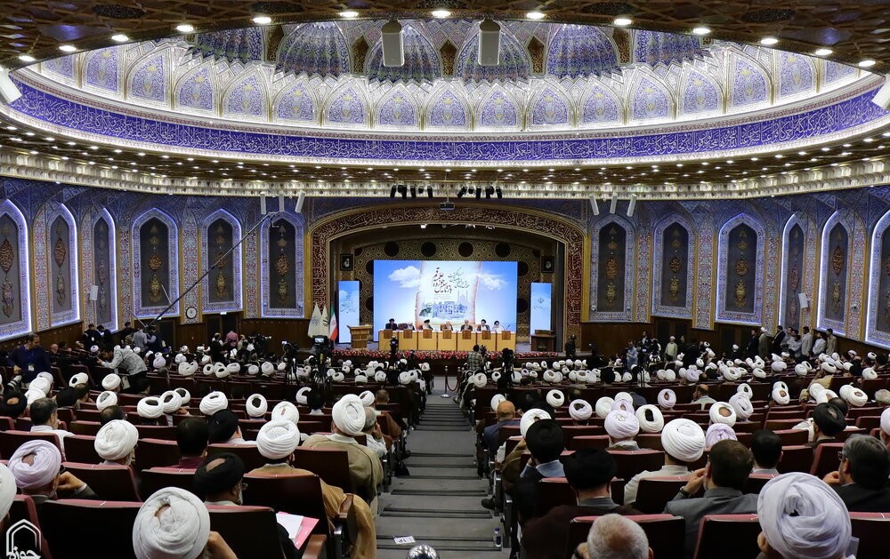 Kum Havzası’nın Yeniden Kuruluşunun Yüzüncü Yıldönümü Konferansında Dört Taklit Mercii’nin